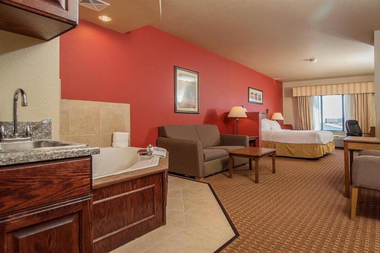 Baymont Inn & Suites By Wyndham Sturgis Buitenkant foto