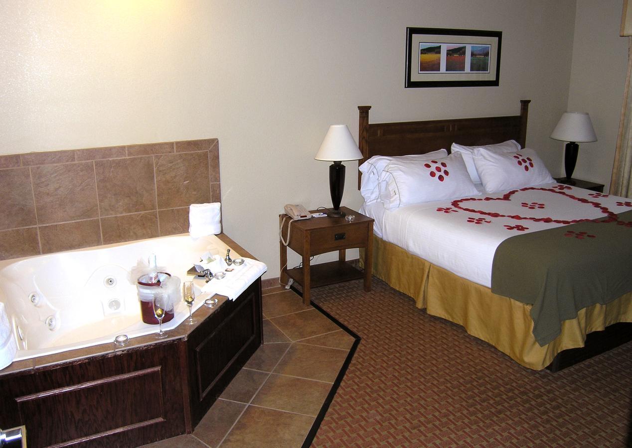 Baymont Inn & Suites By Wyndham Sturgis Buitenkant foto