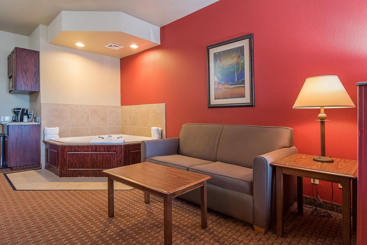 Baymont Inn & Suites By Wyndham Sturgis Buitenkant foto