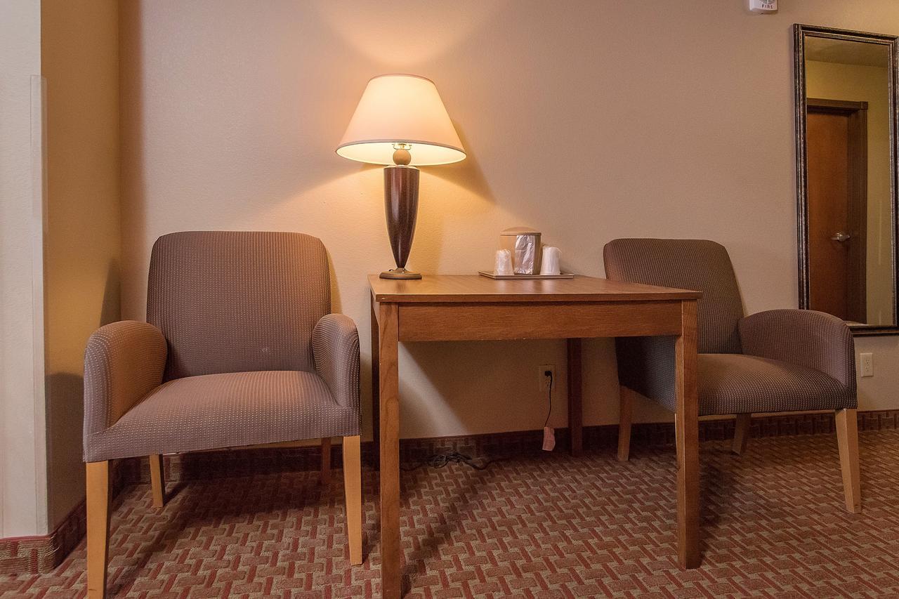 Baymont Inn & Suites By Wyndham Sturgis Buitenkant foto